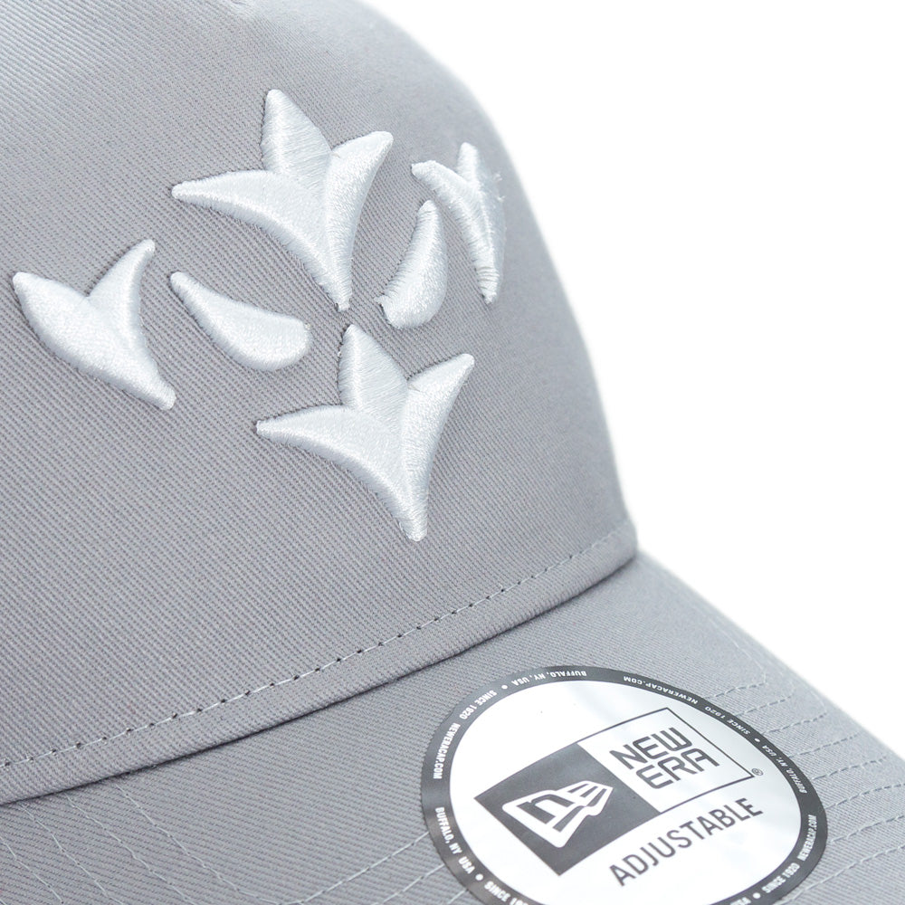 NEW ERA GREY TRUCKER CAP